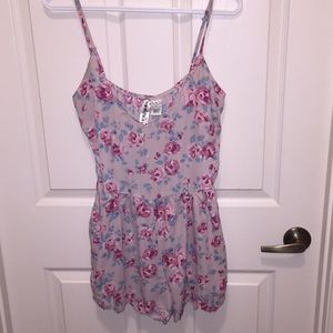 Very flowy and comfortable romper!!